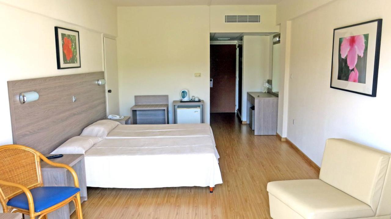 Marina Hotel Ayia Napa Bagian luar foto