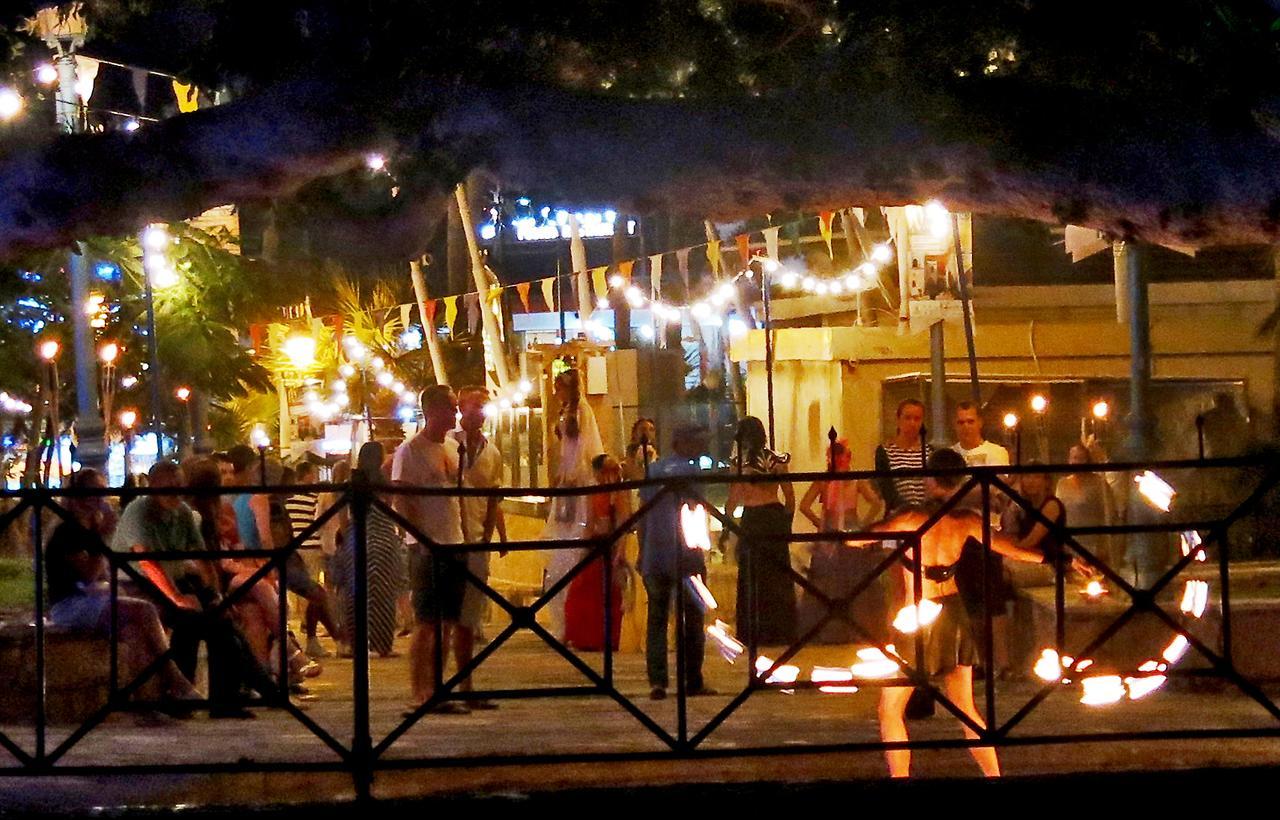 Marina Hotel Ayia Napa Bagian luar foto